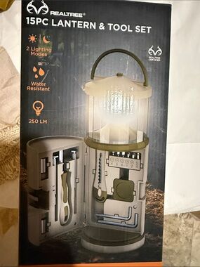 Realtree Olive Green and White 15pc Lantern & Tool Set